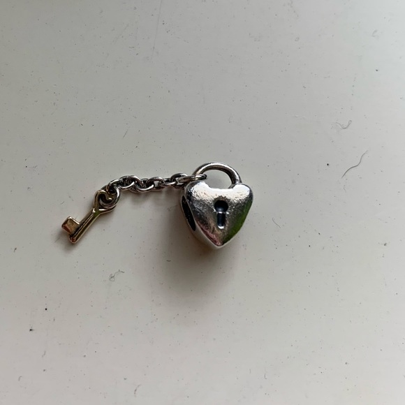 Pandora heart lock and key charm - Picture 3 of 4